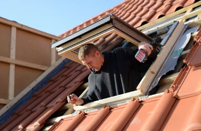 Pose de fenêtres de toit Velux à Villebaudon